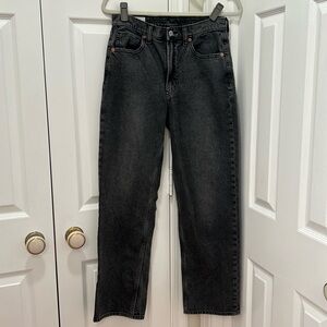 GAP Loose High Rise Jeans Sz 28/6 R. Light wash. Excellent Condition! 🩶🖤🩶🖤🩶